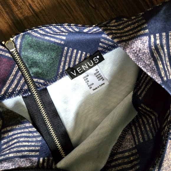 Dress - Picture 3 of 3